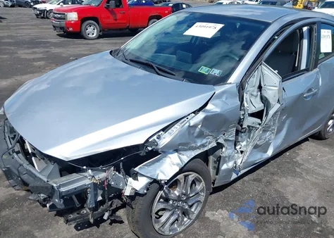 2020 Toyota Yaris Le from USA, damaged, VIN 3MYDLBJV0LY716844